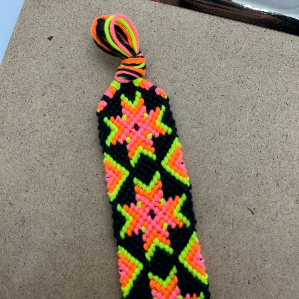 Handmade Woven Neon Keychain - Picture 5 of 5